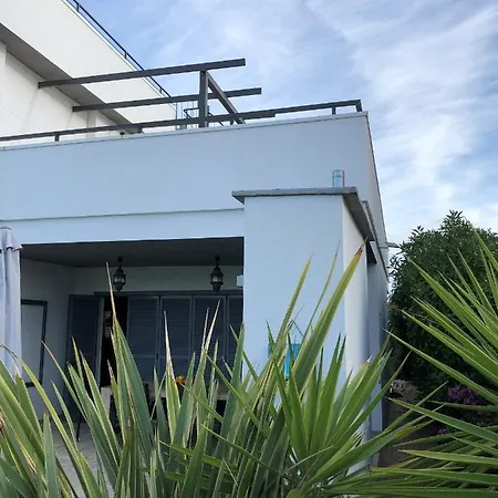 Villa 15 - Beachhouse Luxury - 300m - Wifi - Klima