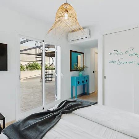 15 - Beachhouse Luxury - 300m - Wifi - Klima 别墅 *